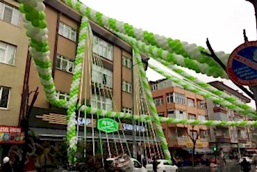 Açılış Organizasyonu Giriş Balon Süsleme ve Kokteyl Masaları