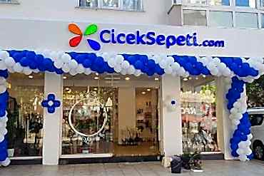 Açılış Organizasyonu Giriş Balon Süsleme ve Kokteyl Masaları