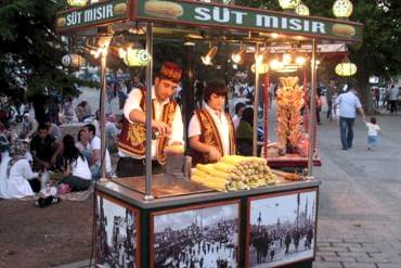 Karnaval Yiyecekler Süt Mısır Standı