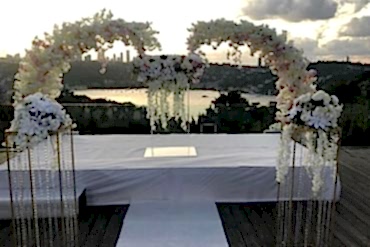 Nikah kürsüsü & kiralık  arka tag ve çiçeği