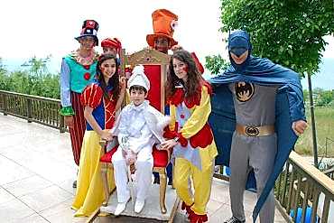 Sünnet Organizasyonu Palyaço ve Kostümlü Kahramanlar